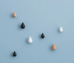 Normann Copenhagen Dropit Koukku Pieni, 2 Kpl, Luonnonväri 11 Normann Copenhagen Dropit Koukku Pieni, 2 Kpl, Luonnonväri -Muuto HalpaShop 2016 Normann Catalogue Acc 48