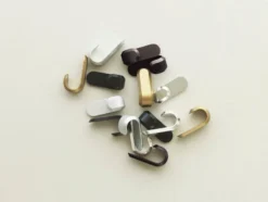 Normann Copenhagen Curve Minikoukku, 2 Kpl, Matta Musta -Muuto HalpaShop 2021 Curve Mini Hooks Group 03