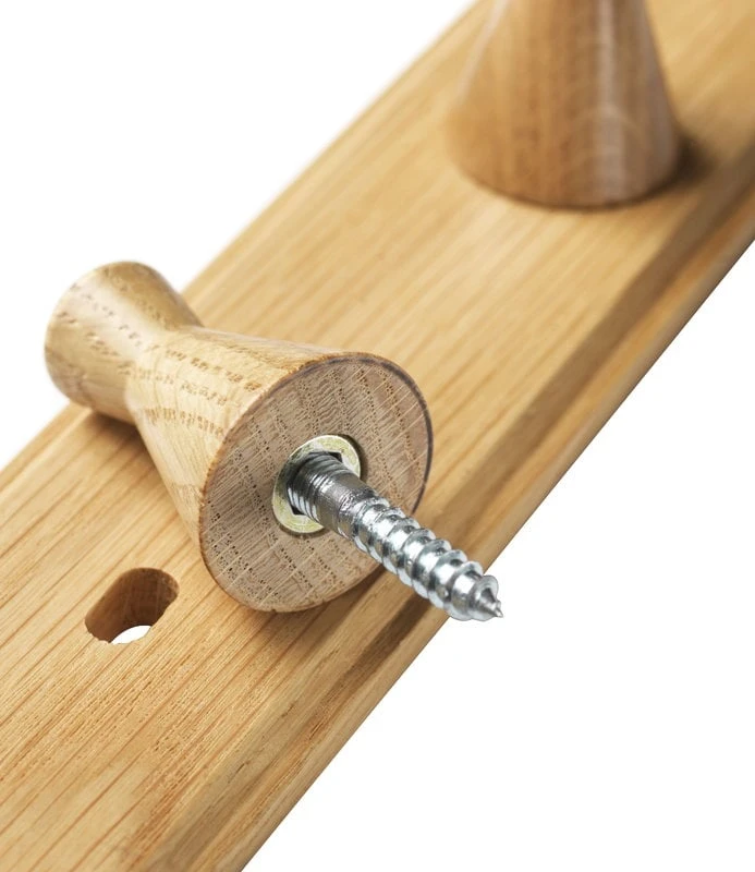 FDB Møbler Q3 Allé Seinänaulakko, 5 Koukkua, Tammi 3 FDB Møbler Q3 Allé Seinänaulakko, 5 Koukkua, Tammi - Image 3