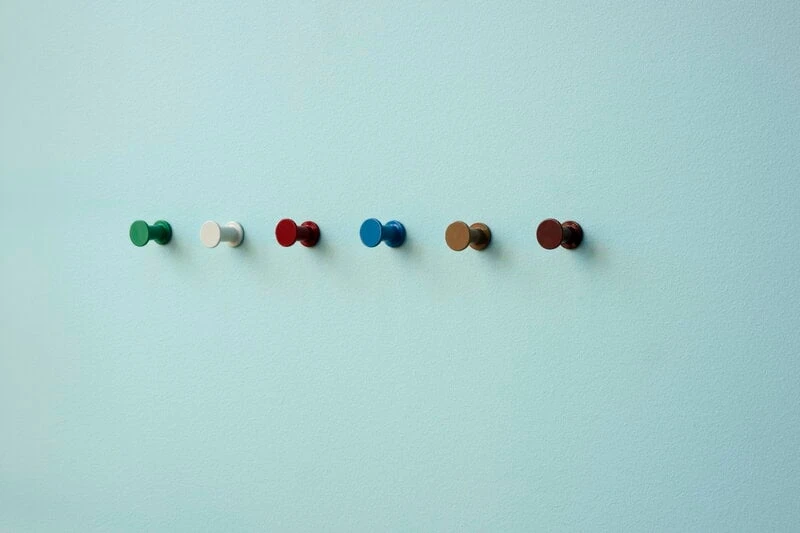 HAY Bolt Hook Seinäkoukku, 2 Kpl, Sininen 2 HAY Bolt Hook Seinäkoukku, 2 Kpl, Sininen - Image 2