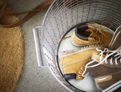 Korbo Bucket 24 Metallikori, Haponkestävä Teräs -Muuto HalpaShop Bucket 24 bottom plate Shoes