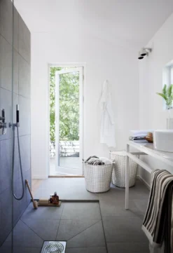 Korbo Classic 65 Metallikori, Haponkestävä Teräs 7 Korbo Classic 65 Metallikori, Haponkestävä Teräs -Muuto HalpaShop Classic 80 65 laundry bag Bathroom