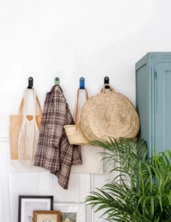 TIPTOE Jo Seinäkoukku, Harmaanvihreä 7 TIPTOE Jo Seinäkoukku, Harmaanvihreä -Muuto HalpaShop FL 3179 4 1440x0 c default 1