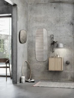 Muuto Dots Wood Ripustin, Musta 10 Muuto Dots Wood Ripustin, Musta -Muuto HalpaShop Framed Mirror Hall way Stackedw.door Ambit Small med res