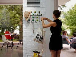 Vitra Hang It All Naulakko, Vihreä -Muuto HalpaShop Hang it all2C Bistro Table2C Eames Plastic Side Chair DSW 224539 master