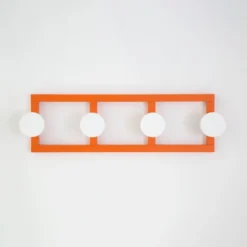 Raawii Hook 2 Naulakko, Keskikokoinen, Pure Orange - Signal White 10 Raawii Hook 2 Naulakko, Keskikokoinen, Pure Orange - Signal White -Muuto HalpaShop Hook 2 medium 1 square role