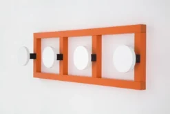 Raawii Hook 2 Naulakko, Keskikokoinen, Pure Orange - Signal White 8 Raawii Hook 2 Naulakko, Keskikokoinen, Pure Orange - Signal White -Muuto HalpaShop Hook 2 medium 2 role