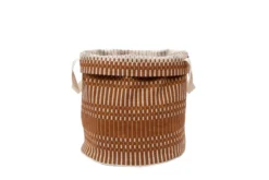 Johanna Gullichsen Helios Säilytyskori M, Tiili -Muuto HalpaShop Johanna Gullichsen Fabric Basket M folded Helios brick syv tty