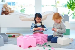 Room Copenhagen Lego Storage Brick 4 Säilytyslaatikko, Harmaa 7 Room Copenhagen Lego Storage Brick 4 Säilytyslaatikko, Harmaa -Muuto HalpaShop Lifestyle Image 11 2019