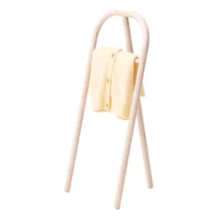 Matri Lempi Vaatepuu, Saarni 6 Matri Lempi Vaatepuu, Saarni -Muuto HalpaShop Matri Lempi clothes rack natural