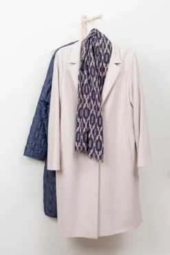 Verso Design Oksa Ripustin -Muuto HalpaShop OKSA Hanger 2B Jackets 28129