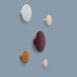 Muuto Dots Wood Ripustin, Valkoinen -Muuto HalpaShop The Dots group 3 L M S XS Muuto 5000x5000 CB hi res 2