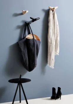 Woud Tail Wing Seinäkoukku, Pieni, Tammi -Muuto HalpaShop WOUD Lifestyle 2016 Tail Wing2C Come Here 1