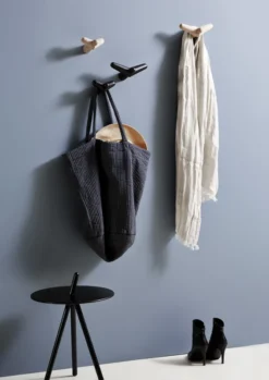 Woud Tail Wing Seinäkoukku, Keskikokoinen, Tammi 7 Woud Tail Wing Seinäkoukku, Keskikokoinen, Tammi -Muuto HalpaShop WOUD Lifestyle 2016 Tail Wing2C Come Here