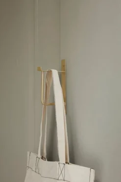 Ferm LIVING Hang Rack Naulakko, Messinki -Muuto HalpaShop fermLIVING AW21 HangRackBrass image