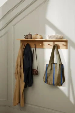 Ferm LIVING Place Naulakko, Iso, 105 Cm, Tammi -Muuto HalpaShop fermLIVING SS22 PlaceRackLarge YardPicnicBag image 1