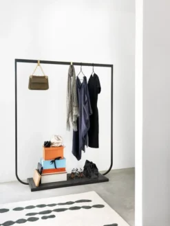 Asplund Tati Naulakon Nuppi, Messinki 7 Asplund Tati Naulakon Nuppi, Messinki -Muuto HalpaShop space TATI coattrack TRACKS carpet asplund 1