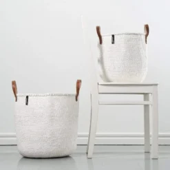 Mifuko Kiondo Korikassi, M, Valkoinen 8 Mifuko Kiondo Korikassi, M, Valkoinen -Muuto HalpaShop tote bag partly recycled plastic and sisal 1518s mifuko 3 fe38d62c dd9e 496b ae22 78df28a27bad 5000x